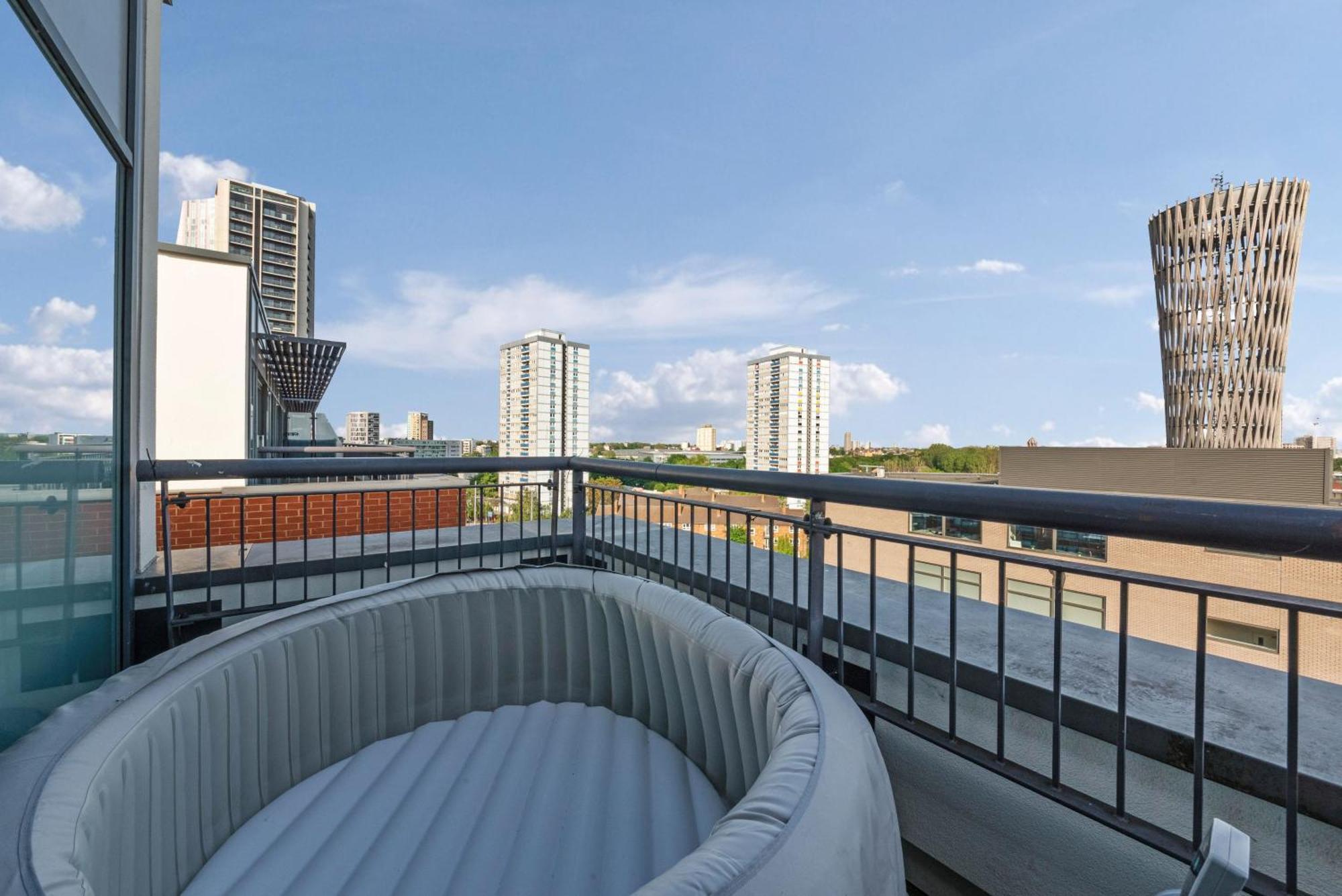 Penthouse W/ Hot Tub Near Stratford, Westfield Londres Exterior foto